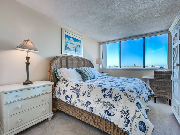 Siesta Key Vacation Rental Condo Walk To Beach Sleeps Six